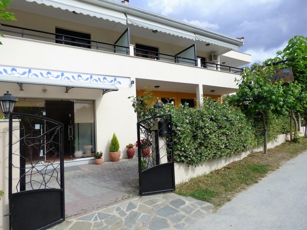 Dolphins Apartments & Rooms ลีเมนาส ภายนอก รูปภาพ
